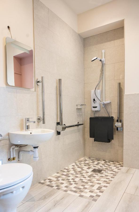 Art House Apartments Инвернесс Экстерьер фото